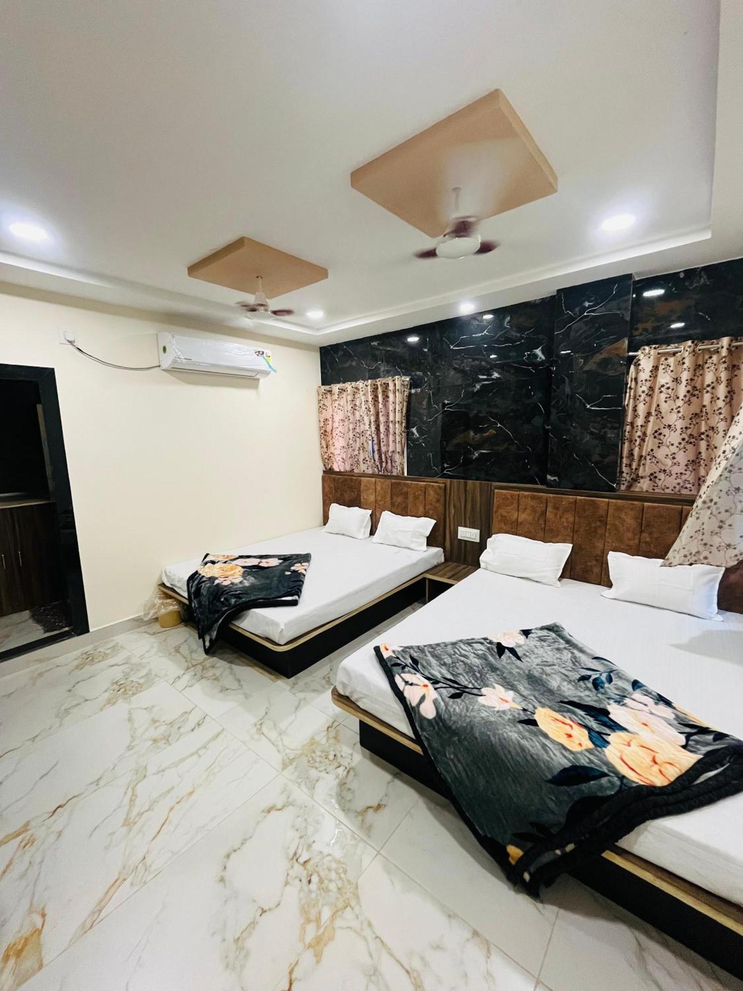 Hotel Sk Tower Ujjain Exterior foto